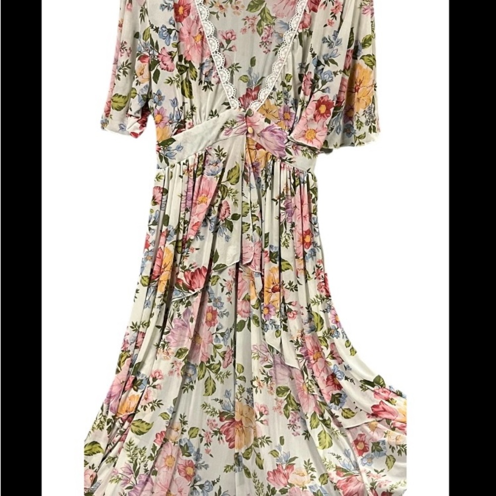 Cream Flutter Sleeve V-Neck Robe